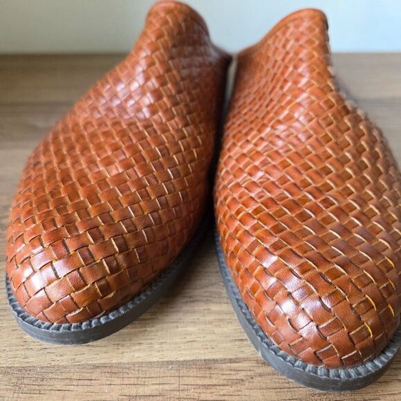 EUC LEATHER CRAFT BY FASHION TRADITION BEAUTIFUL LEATHER WOVEN LOW HEEL MULES 10 - Picture 11 of 15